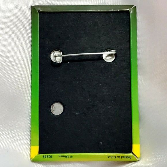 Vintage Disney Buttons Pins 90s Lot Rare Movie Disney Store lot of 4 Exclusive - Picture 8 of 10